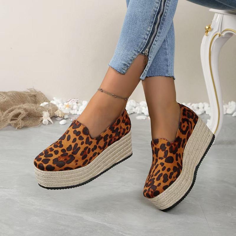Chaussures décontractées à enfiler une seule chaussure tissées en paille grande taille pour femme à talon compensé chaussures simples