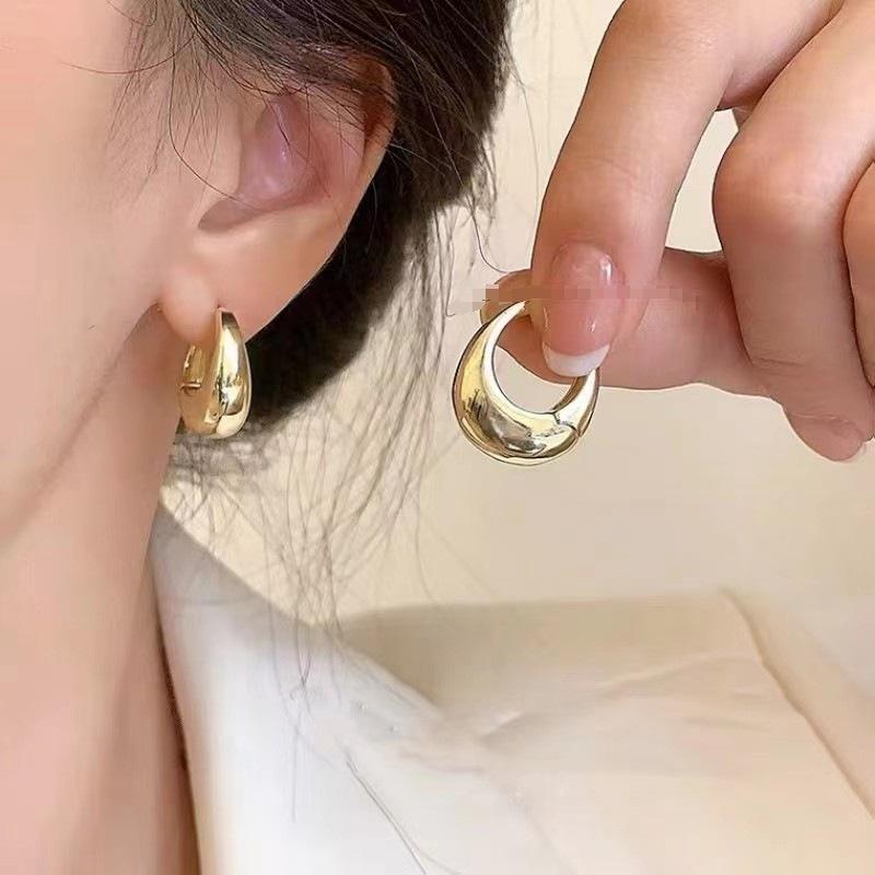 Stainless Steel Smooth Metal Chunky Hoop Earrings for Women Fashion Round Circle Hoops Statement Earrings Trendy Jewelry