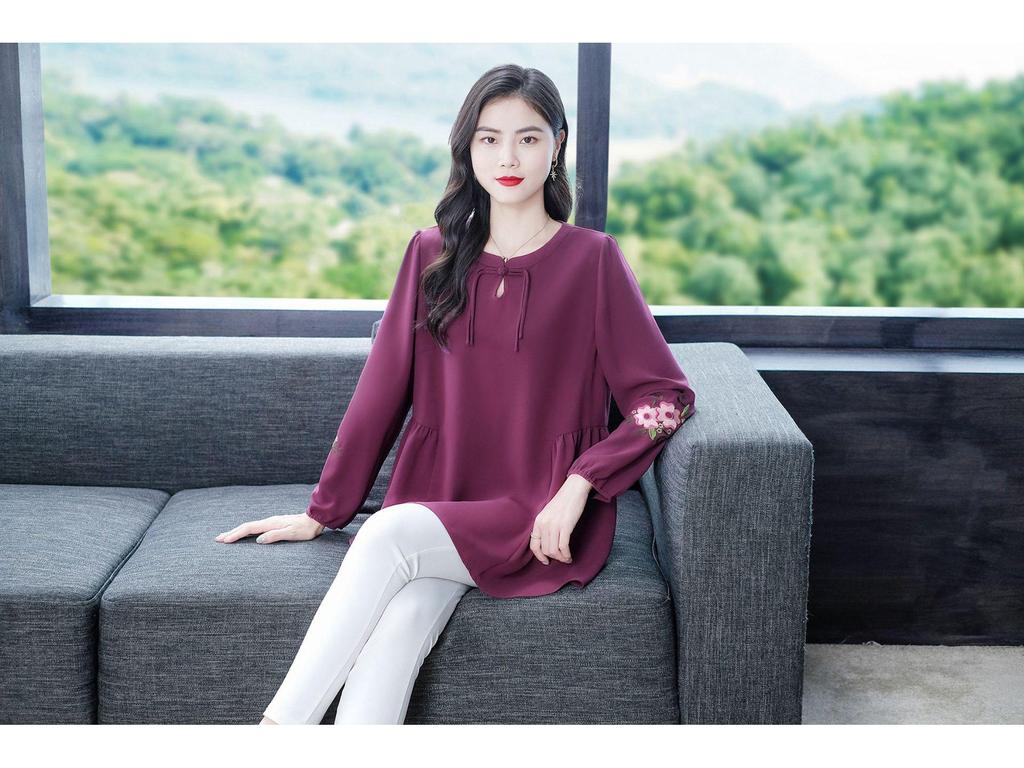 Bluzka z długim rękawem z haftem w dużym rozmiarze z okrągłym dekoltem na jesień/zimę - Dla kobiet w średnim i starszym wieku