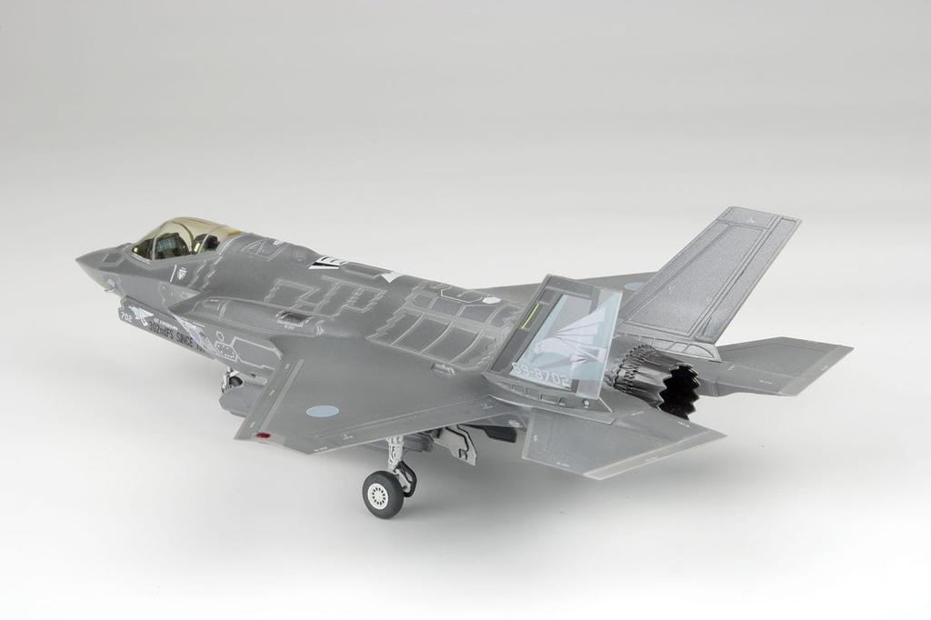PLATZ Japan Air Force Lightning II 302nd Squadron 50th Anniversary Commemorative Paint Scheme Plastic Model Kit Masking 1/72 Self-Defense F-35A (with