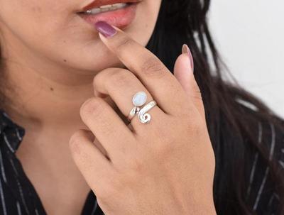 Katı 925 Ayar Gümüş Gökkuşağı Aytaşı Değerli Taş Gösterişli Kadın Tasarımcı Yüzük Boho Takı Onun İçin Hediye