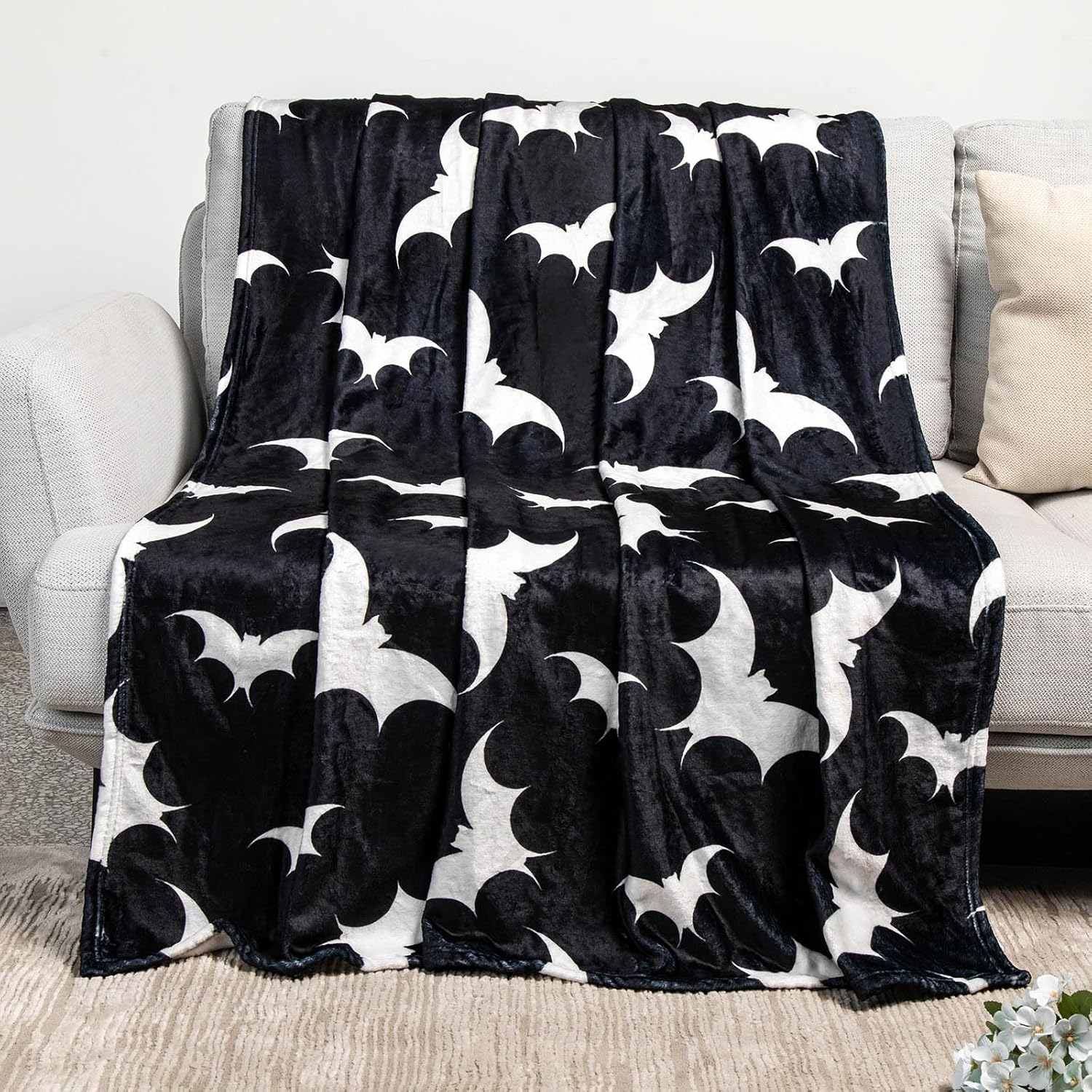 Creative Homewares Unisex Gothic Bat Pattern Throw Blanket - Halloween Themed Horror Blanket, Soft Flannel For Couch, Bed, Perfect Goth Decor (80 X60 )