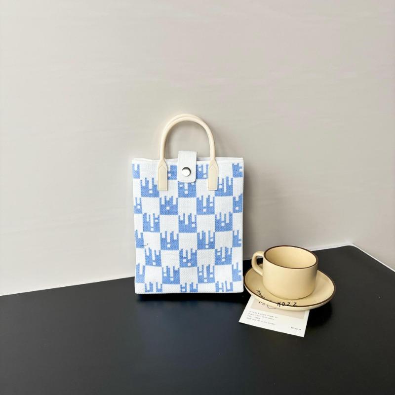 New large-capacity knitted bag, mobile phone bag, niche shoulder messenger bag, high-end, cartoon fashion handbag.