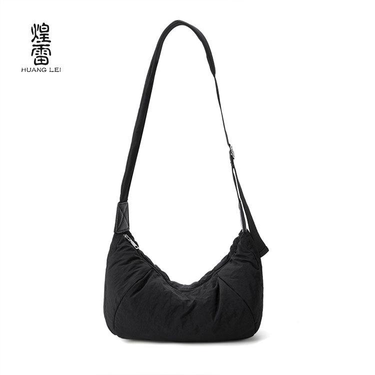 New hot-selling women's bags, lightweight trendy messenger bags, niche high-end shoulder bags, fashionable dumpling bags