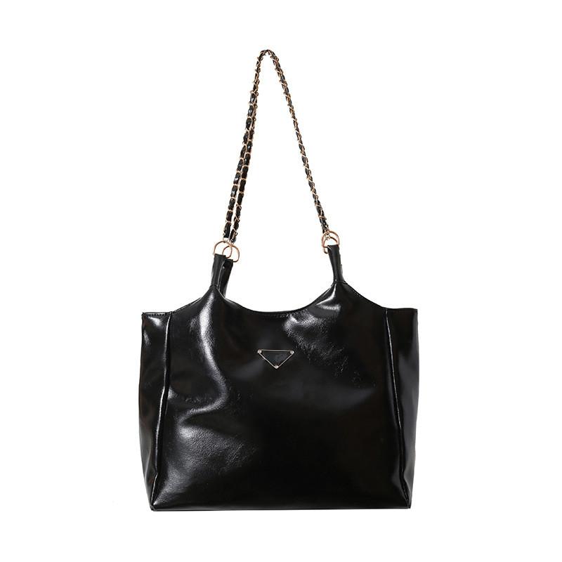 Ielgy Tote Bag Large Capacity Commuter Bag Retro Niche Design Simple Shoulder Bag Underarm Female Bag
