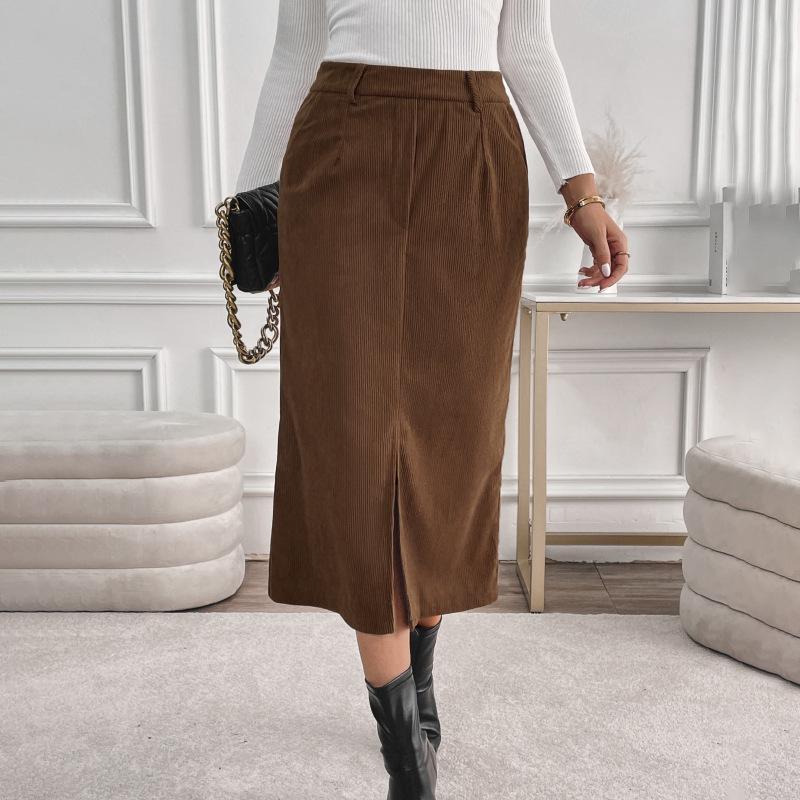 European & American Retro Corduroy Slit Skirt - Autumn/Winter 2026: Elegant Women's Commuting Style