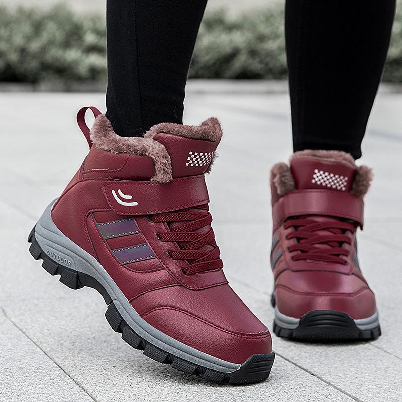 In Winter Velvet Cotton Shoes, Mom and Dad Shoes Are Thickened, Warm and Healthy Shoes, and the Leather Surface Is Waterproof and Healthy Shoes.