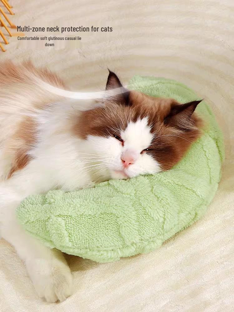 

Winter Pet Blanket: Cozy Quilt & Sleeping Pad for Cats and Puppies S - 50x36 cm