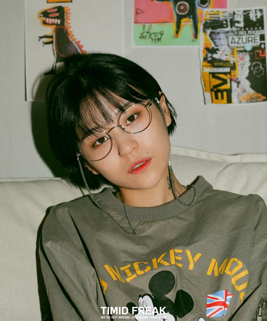 Timideupeulikeu Puni Silver Titanium Glasses