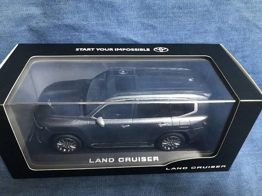 Toyota Land Cruiser 300 New Model 2021 Color Sample Diecast Car 1G3 Gray Metallic Land Cruiser Gunmetal 1/30