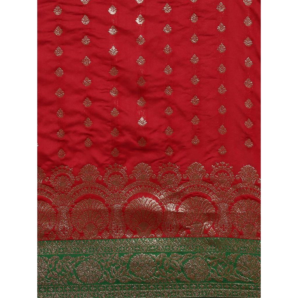Beautiful Zari Work In Form of Traditional Motifs. This Beautiful Saree Is Elegantly Decorated with Gorgeous Solid Jacquard