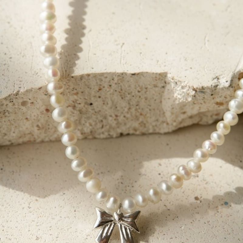 BELLOOGGI Heart Ribbon Pearl Necklace