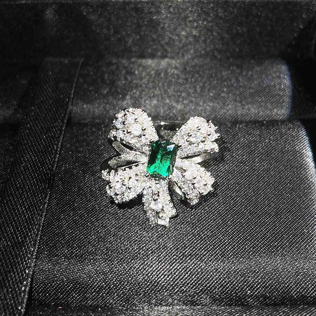 Xiaohongshu Recommends High Jewelry Butterfly Set Imitation Natural Emerald Bow Necklace Ring Stud Earrings