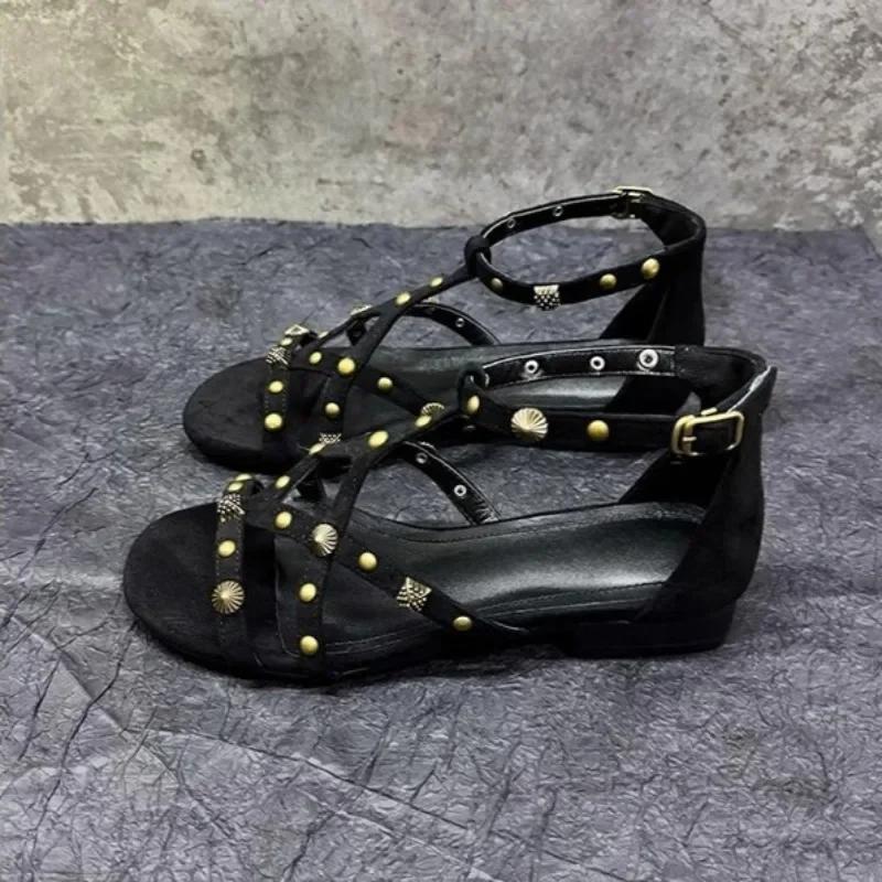 Fashion 2025 New Summer Vintage Ethnic Rivet Open Toe Flat Heel Versatile Comfortable Roman Sandals New Round Toe Soft Sole Shoes