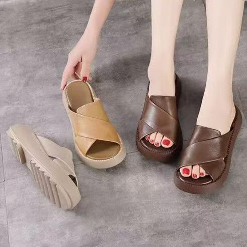 Pantofole fresche taglia grande da donna estive da esterno scarpe da donna europee e americane a punta aperta impermeabili con tacco a zeppa da tavolo a suola spessa