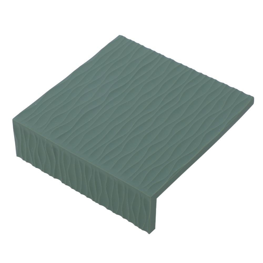Food Grade Silicone Coffee Tamping Mat Waterproof 125x126mm Size Anti Slip Tamping Mat Heat Resistant Corner Design
