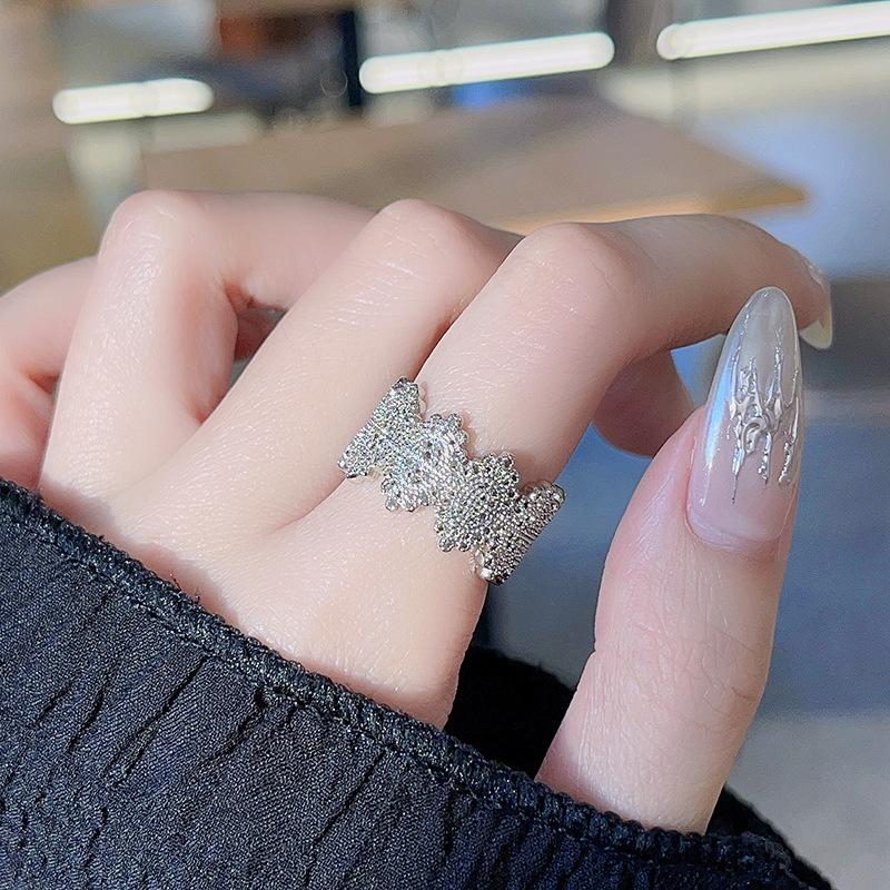 

Flower Ring Niche Design Ring Light Luxury Index Finger Ring Retro Hollow Delicate Lace Medieval Court Style Adjustable opening