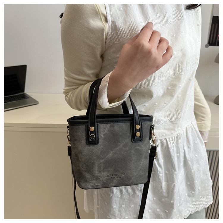 

Вместительная сумка-мессенджер через плечо, сочетающая цвета, новая, маленькая, свежая и модная, с текстурой, повседневная, портативная, женская