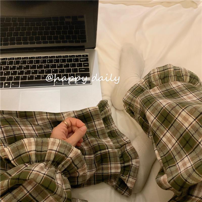 Korejské podzimní/zimní flanelové kostkované párové pyžamo s krajkovým výstřihem do V a dlouhým rukávem