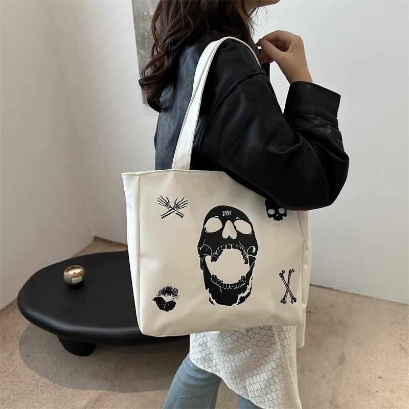 Stylish Fashionable Tote Bag For College Students Versatile Shoulder Carrying Black And White