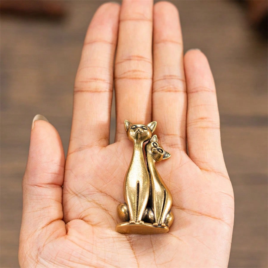 1pc Couple Cat Ornament Vintage Brass Sculpture Art Piece Intertwined Loving Cats Ideal Artwork For Home Office Or Cafe Perfect For Shelf Living Room