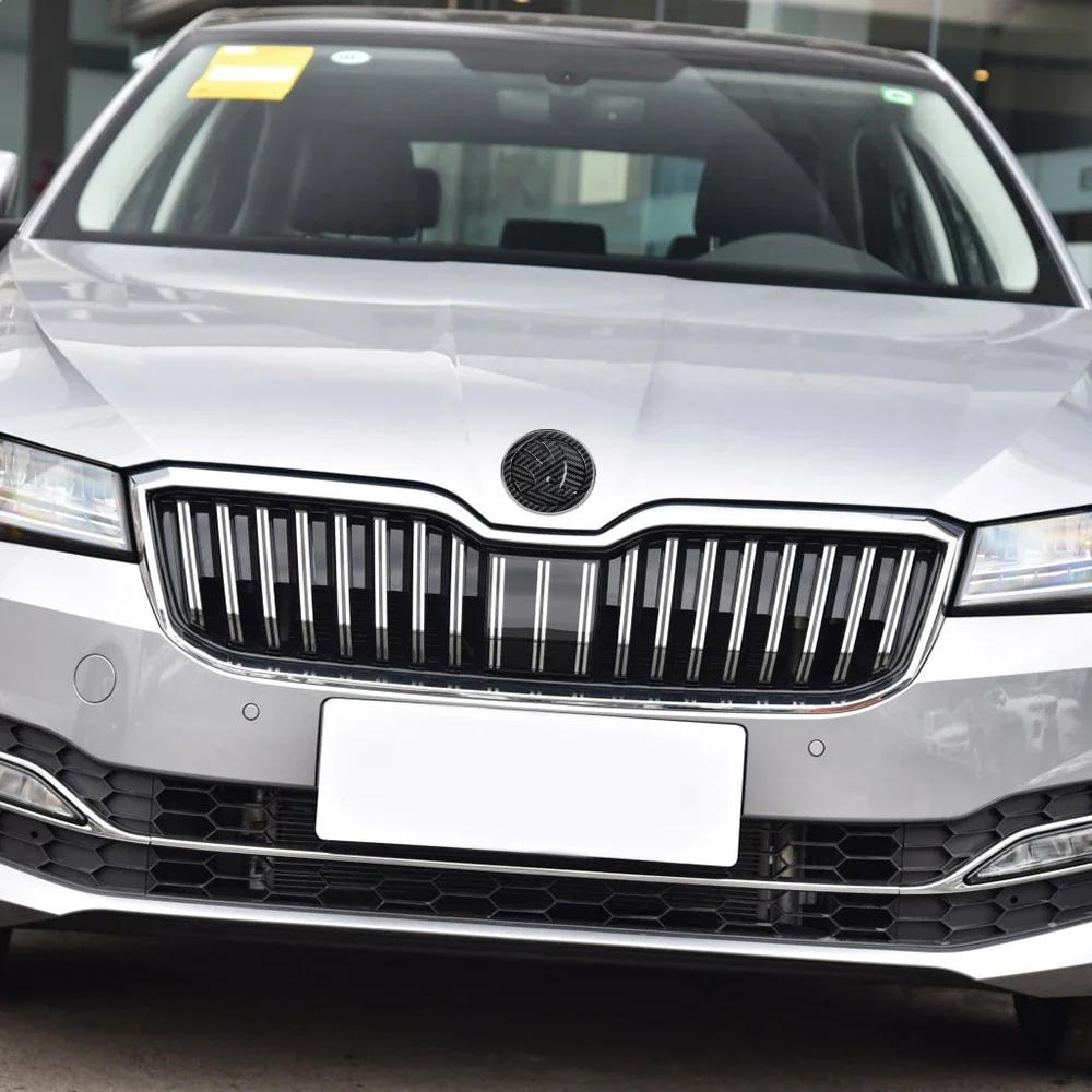 Škoda 2025 Horké 8/9/10cm Znak z uhlíkových vláken Emblem na přední kapotu auta Samolepka s logem na zadní kufr Pro Škoda Octavia Fabia Superb Kamiq Ka