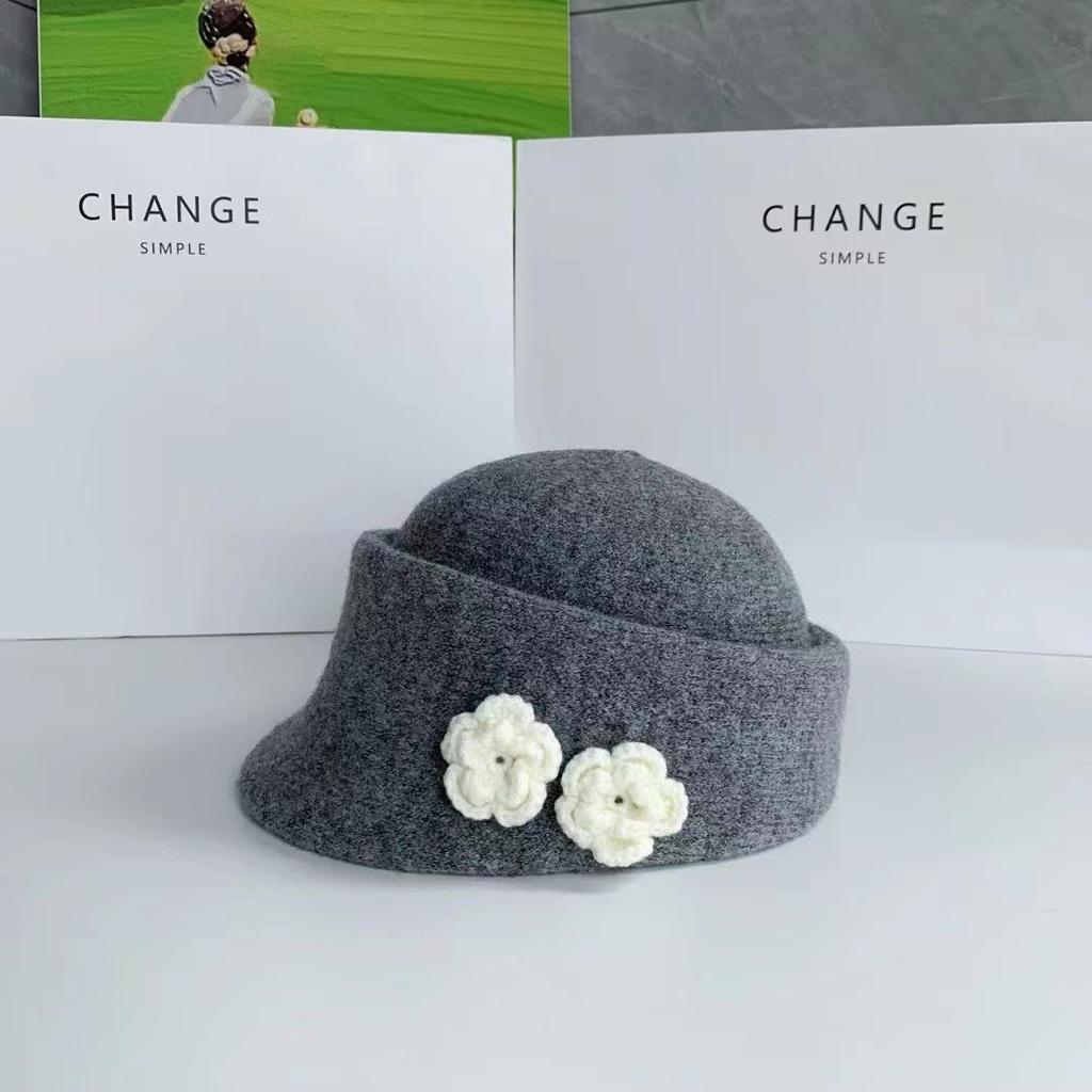 Ambience camel wool knitted flower equestrian hat autumn and winter niche face newsboy hat cap