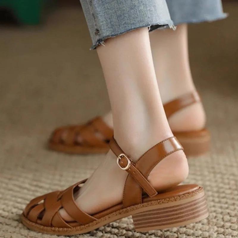 Women's Sandals Summer New Baotou Coarse Heel Sandals Fashion Solid Color French Retro Casual Sandals Hollow Weaving Sandals