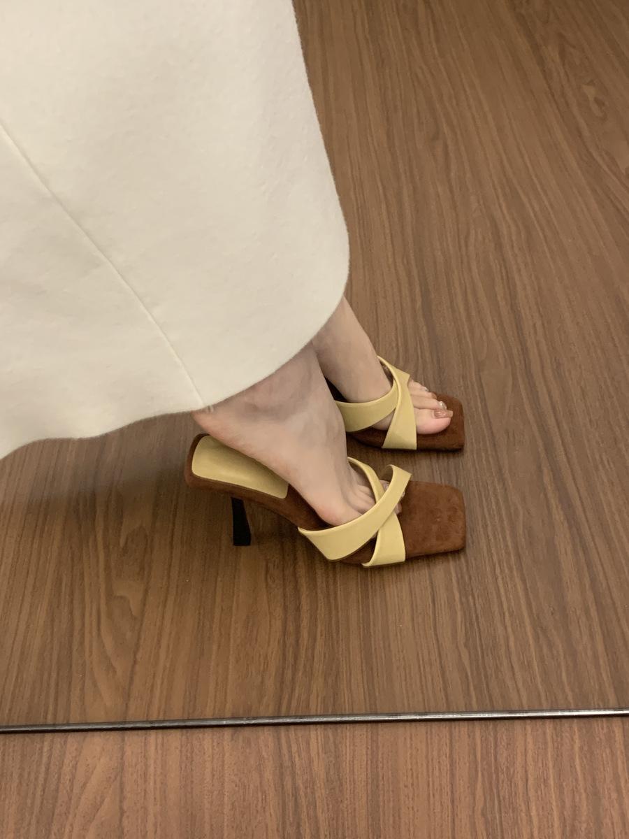 

High sense niche square head open-toed slippers women s summer wear with skirts, beautiful high heels fashion sandals women 35