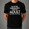 Ich werde wegen meines Alters oft für einen Erwachsenen gehalten Sarkastisches Neuheits-Geschenk T-Shirt