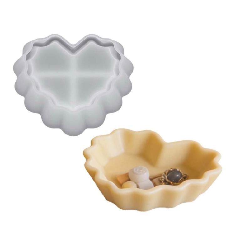 

Creative Florals Heart Silicone Mould For Handmade Resin Jewelry Dishes And Decorative Items 1