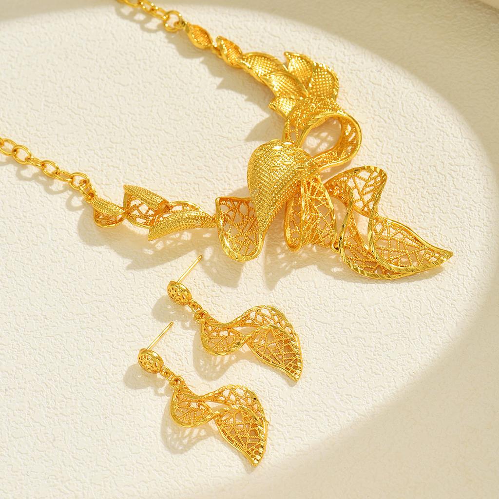 Women's Earrings Necklace Set Geometric Wrinkled Twisted Design Metal Long Clavicle Chain for Women