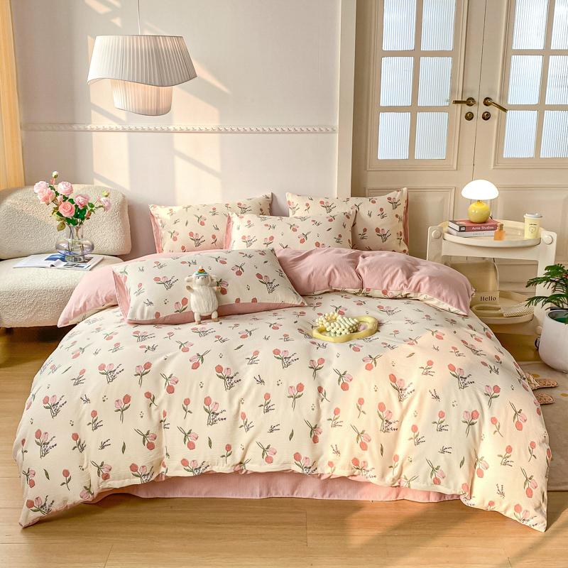Romantic Floral Love Heart Duvet Cover Queen 4 Pcs Kawaii Strawberry Bedding Set For Girl Teen Reversible Pink Comforter Cover