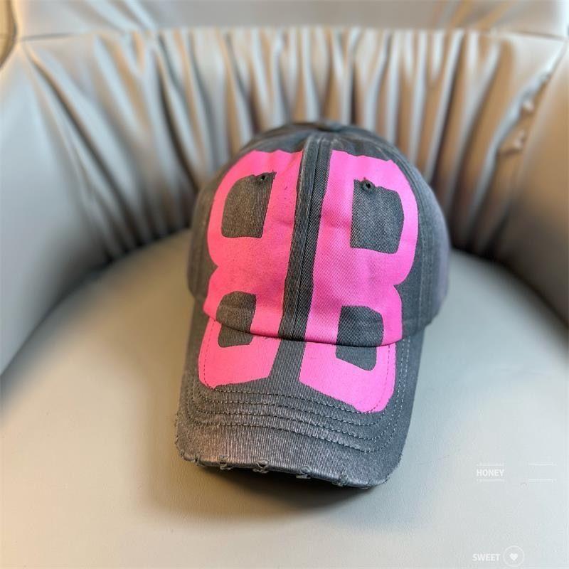 New cap women's double B graffiti print letter hat companion versatile hole baseball cap men's trend