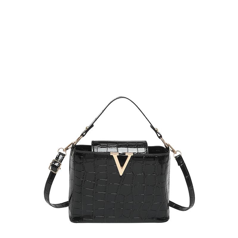 

Premium texture solid color versatile box bag women s summer new large-capacity commuter bag niche design messenger bag чёрный