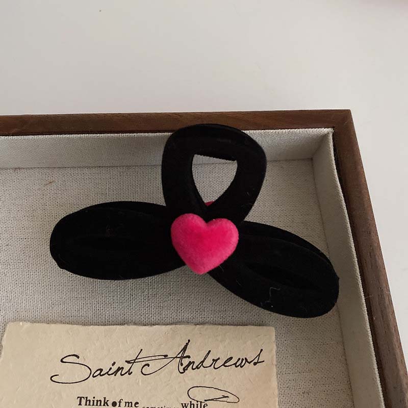 Korean Black Velvet Heart Hair Claw Clip For Women Girls Vintage Pink Love Hair Claws Girls Barrettes Hairpins Hair Accessories