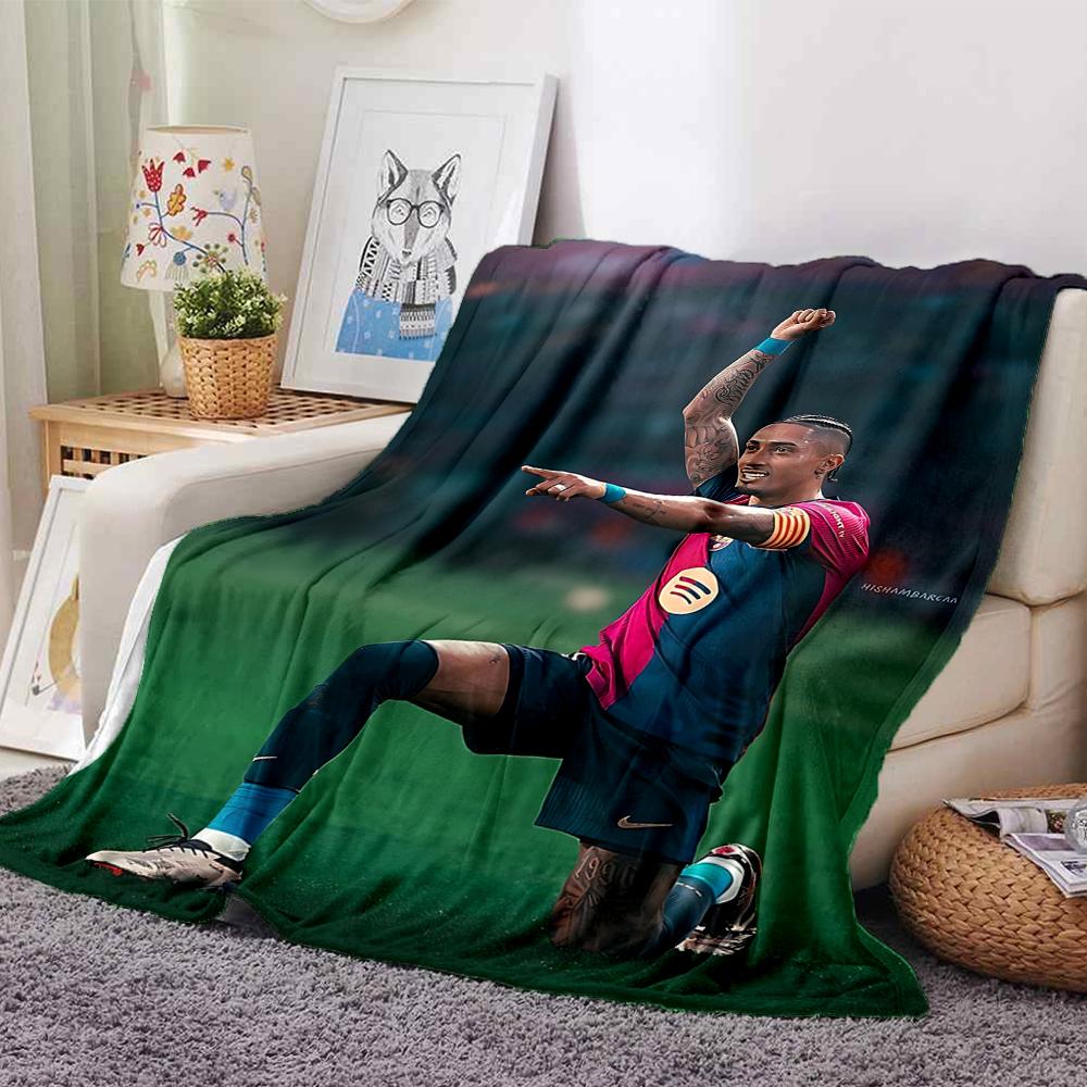 Snoopy Celebrates Fc Barcelona Blankets Flannel Printed Breathable Warm Throw Blanket for Home Office Bedspreads 0708a114 75cmx90cm