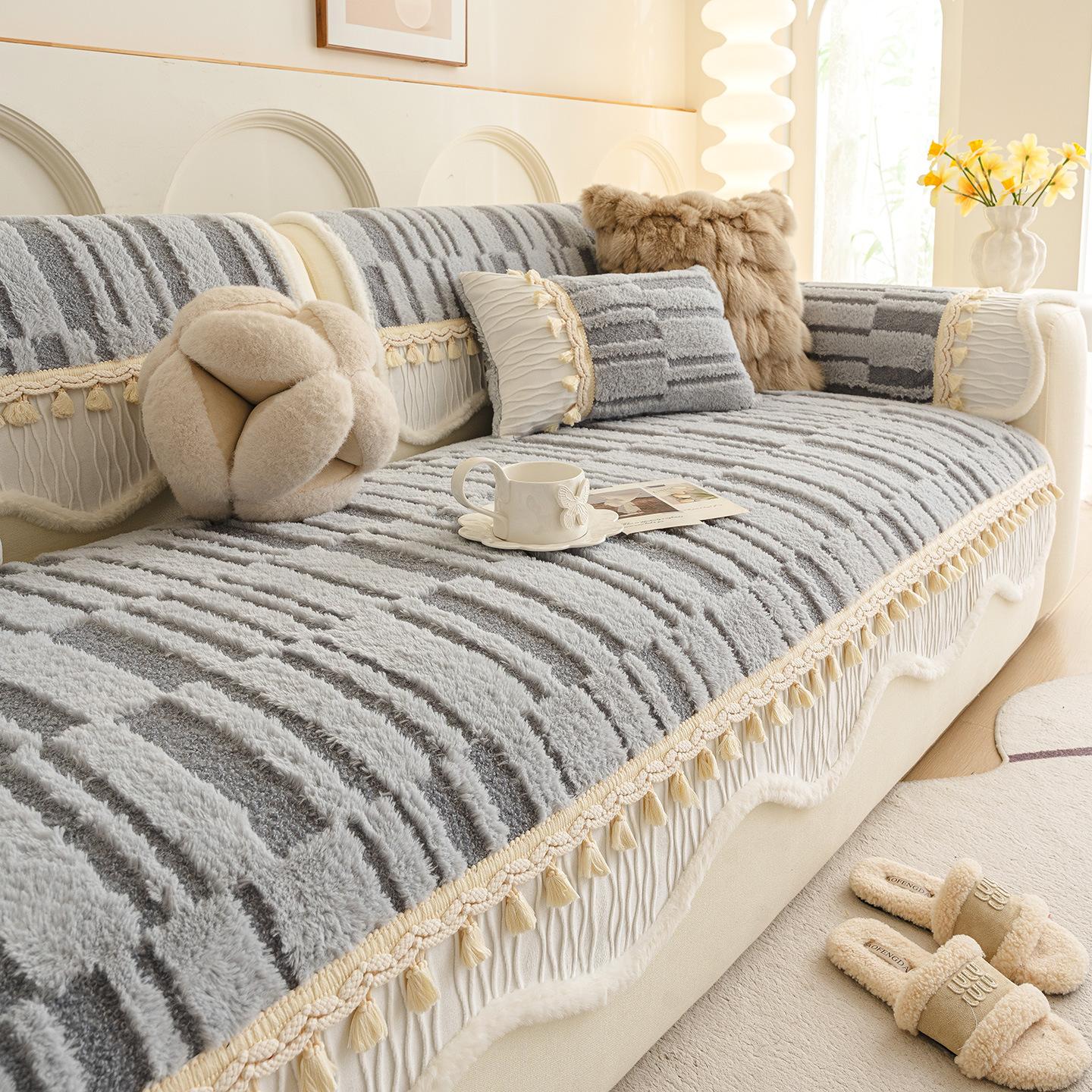 

French Cream Style Sofa Mat Winter New Comfortable Skin Friendly Solid Anti Slip Advanced Feel Thick Plush Cushion Cover Cloth 70X70cm сірий