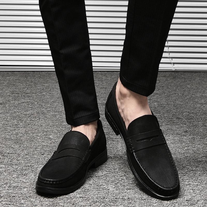 Nové designové pánské kožené boty trend luxusní značka business špičaté boty pro volný čas pánská přezka pánské boty pro muže