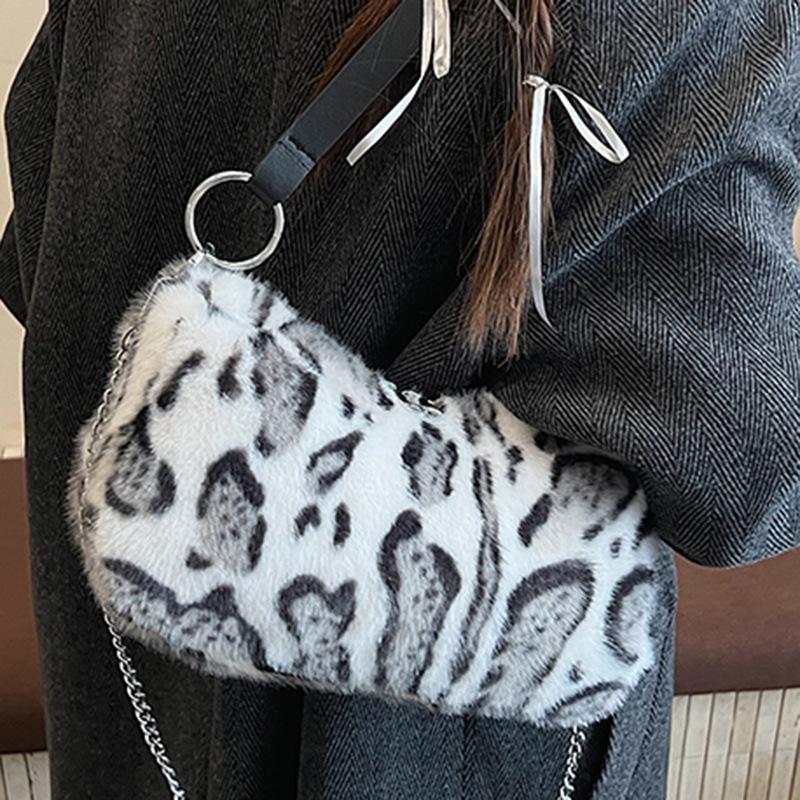 High value leopard print bag women's fashion shoulder bag 2025 new simple plush bag chain messenger bag hair bag