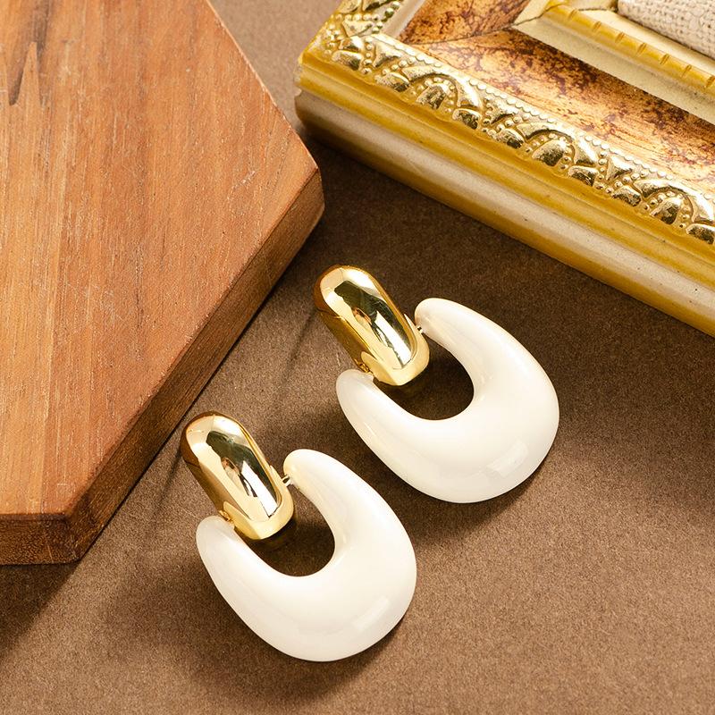 

Модные серьги-подвески для женщин белый