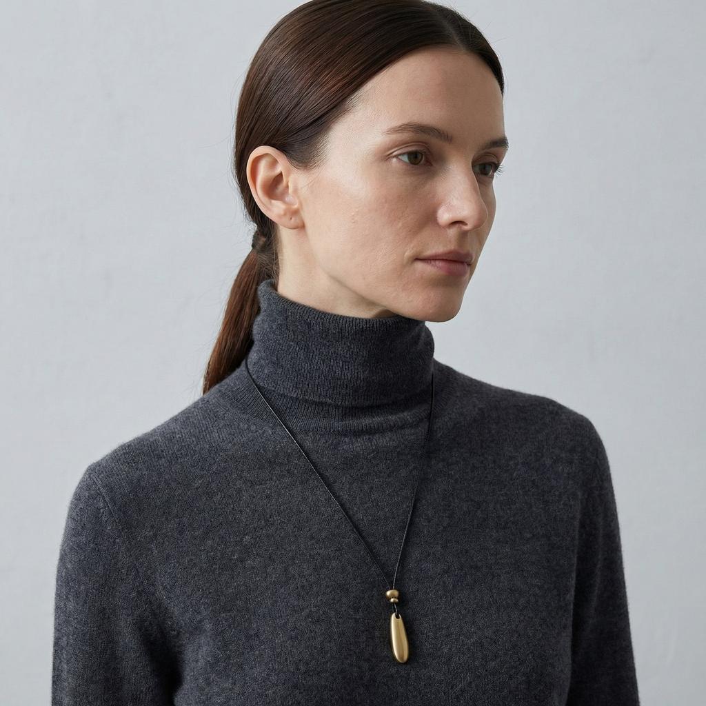 Minimalistische Mattierte Tränenanhänger Halskette für Damen, Schwarze Lederkordel Halskette, Verstellbare Lange Pullover Kette Halsschmuck