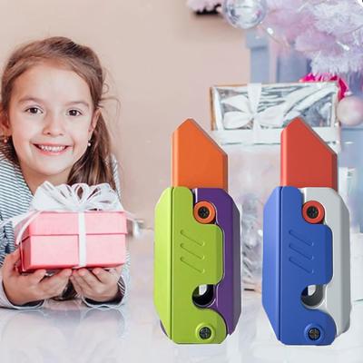 Decompression Toys 3D Gravity Carrot Cutter Keychain Stress Relief Hidden Blade Fun Sensory Fingertip Toy