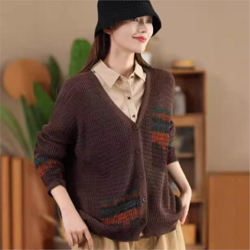 

Johnature Женский Осенний Нишевый Винтажный Однобортный Пальто с V-образным вырезом Модный Китайский Стиль Повседневный Индивидуальный Ретро Свитер One Size кофейный