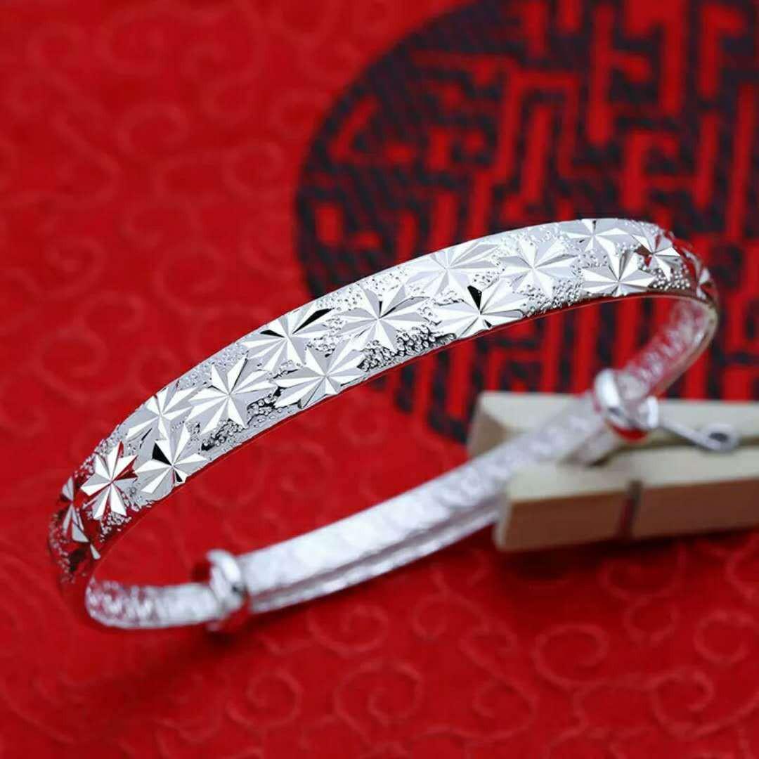 Korean Style Gypsophila Women s Push-Pull Silver Bracelet серебряный