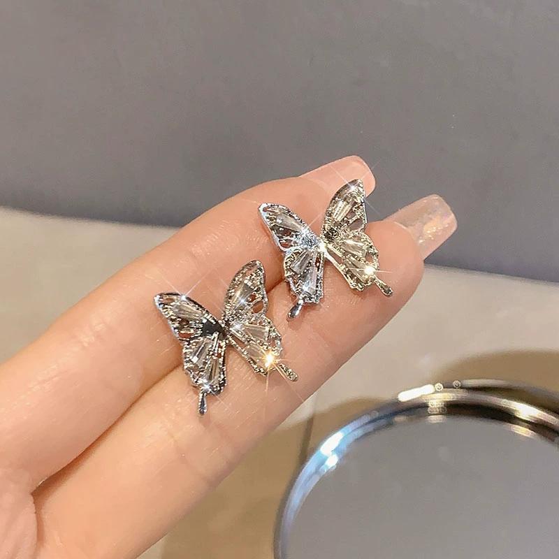 

Высококачественные серьги-бабочки, женские нишевые дизайнерские темпераментные уникальные серьги 2024 года, новая волна онлайн-серьг со взрывами знаменитостей.