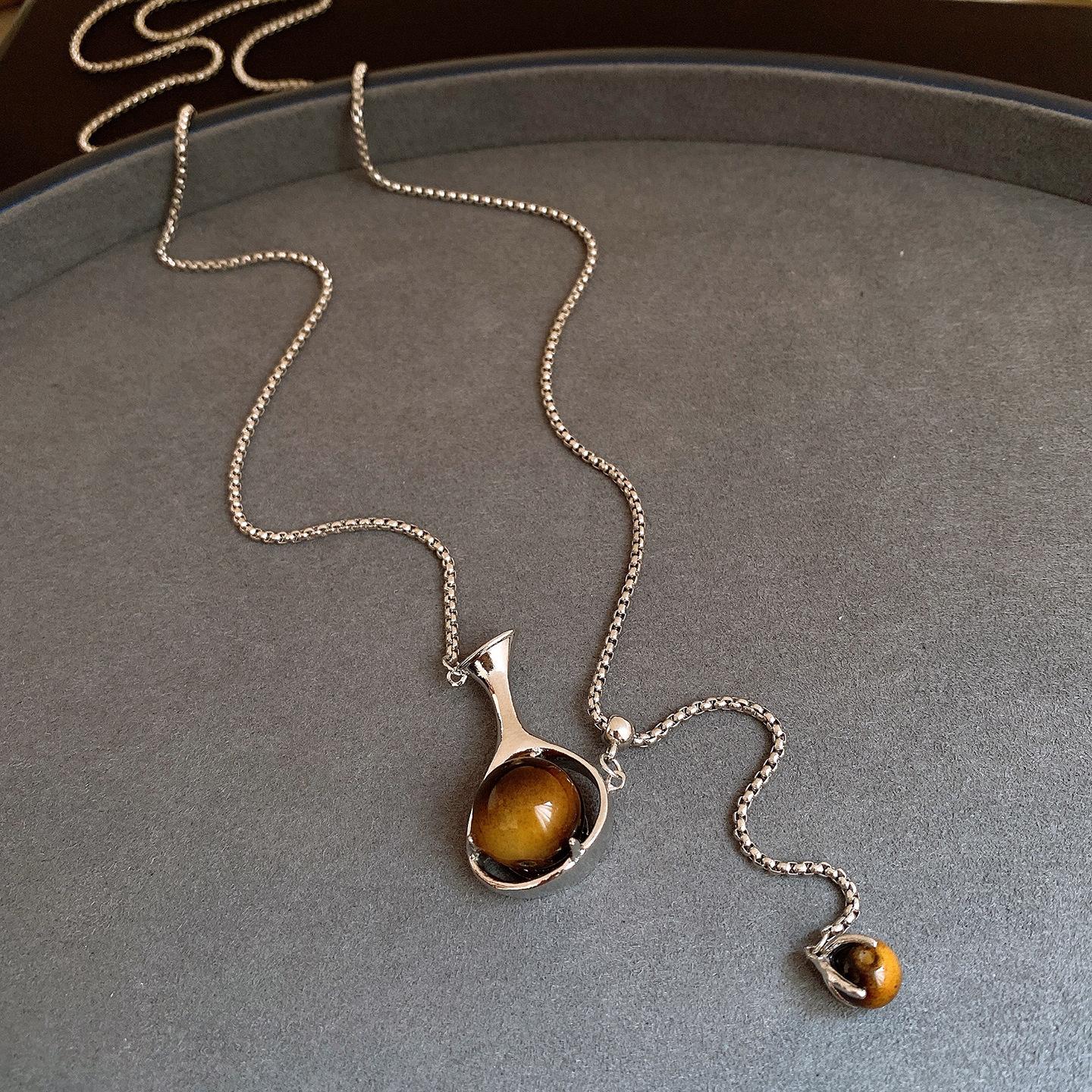 Maillard style resin round vase pendant necklace light luxury sweater chain simple versatile necklace women