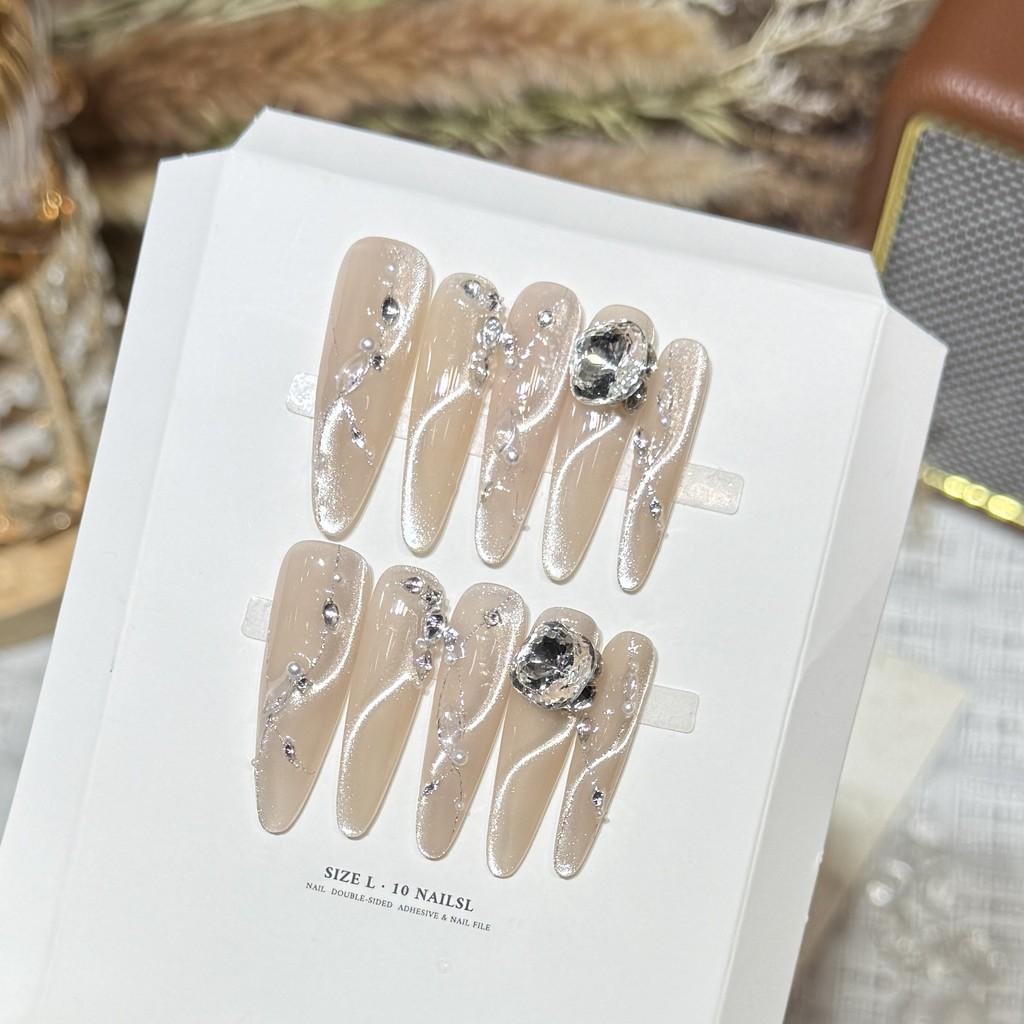 Handmade Press On Nail French Fresh Sparkling Nude Cat Eye 3D Diamond Light Luxury Long Stiletto Fake Nail Patch Artificial Nail Reusable