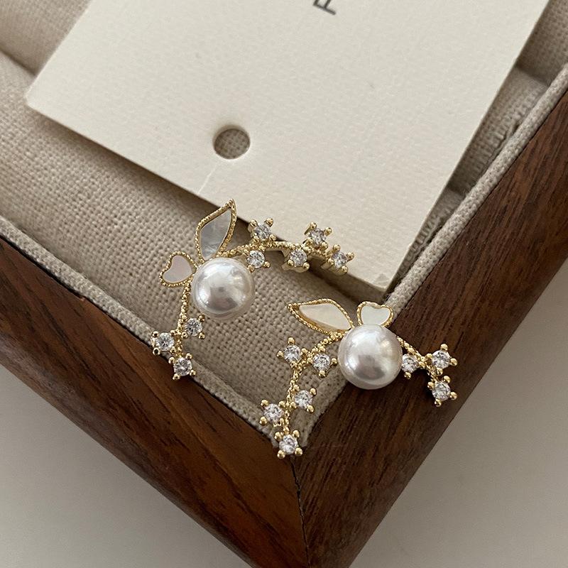 Aripi de fluture Perle Stud Design simplu Sens Nișă Moda femeii Ușoare Lux High-End Versatil Zircon