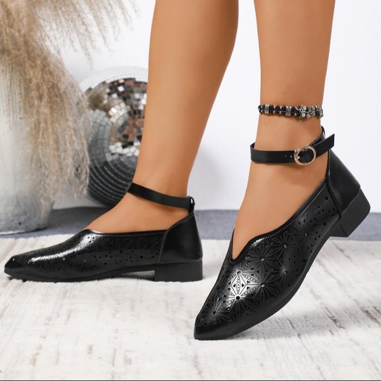 

Мода 2025 Осень Новый Стиль Ажурные Женские Туфли, Низкий Каблук Одинарные Туфли Остроносые Модные Клоги Большого Размера для Женщин 36 чёрный